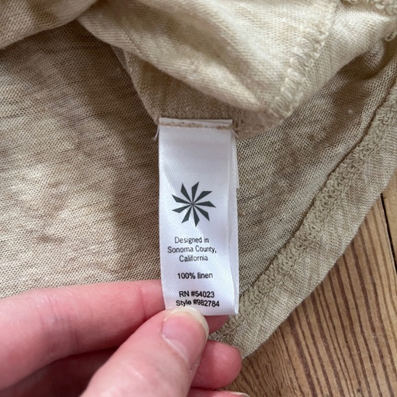 NWT Athleta Shiva Shimmer Tank 3 Linen Blend Beige Metallic Size M‎ Sleeveless - Picture 7 of 10